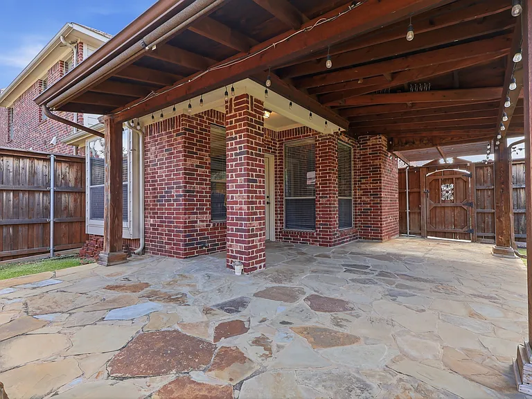 627 Seymour Dr — Photo 41