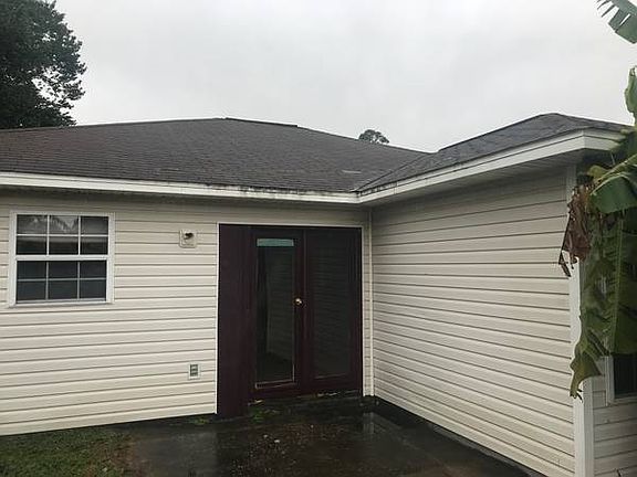 3rd image of 3265 Maplewood Dr