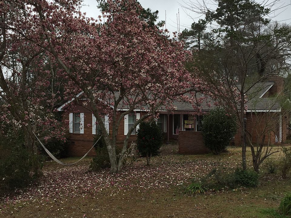 Quiet setting on 1.8 acres