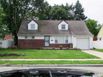 762 Fall Ave, Uniondale, NY, 11553