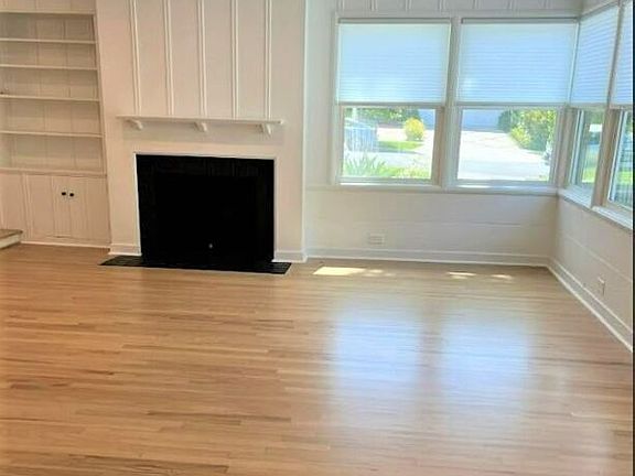 3rd image of 345 N Bowling Green Way