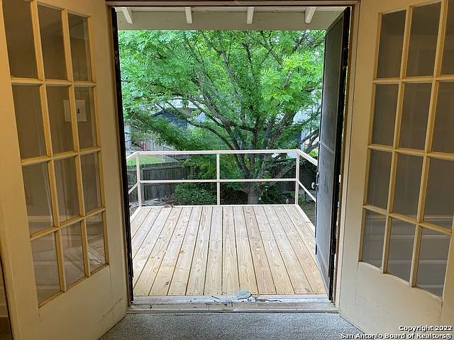 910 Nacogdoches Rd #B — Photo 8