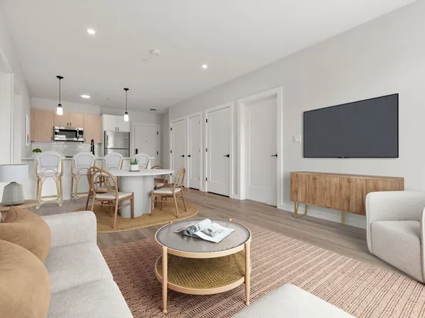 10 Somerset Ave #405, Winthrop, MA 02152