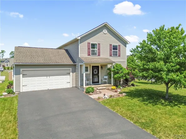 72 Silversides Way, Baldwinsville, NY 13027