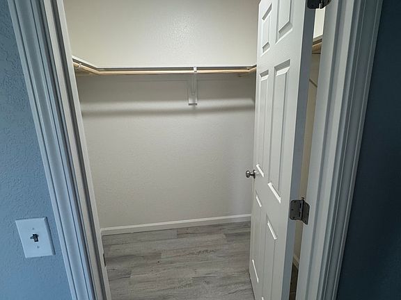 3rd image of 1123 Valerie St