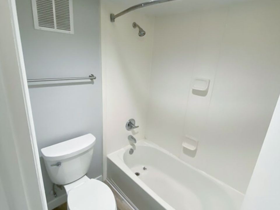 2nd image of 29375 Stuarts Way #102
