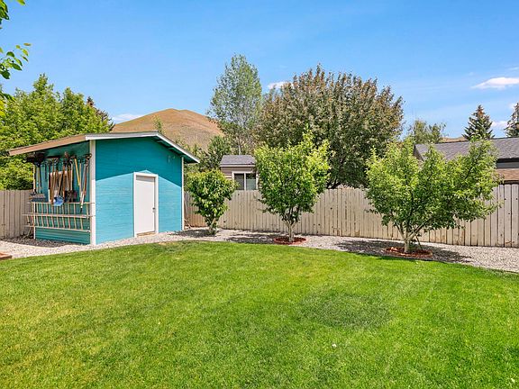 3rd image of 3060 Shenandoah Dr