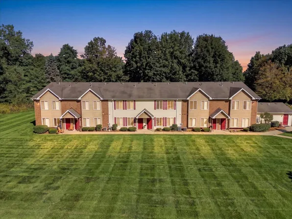 7840 Ridge Valley Dr #11, Clarkston, MI 48348