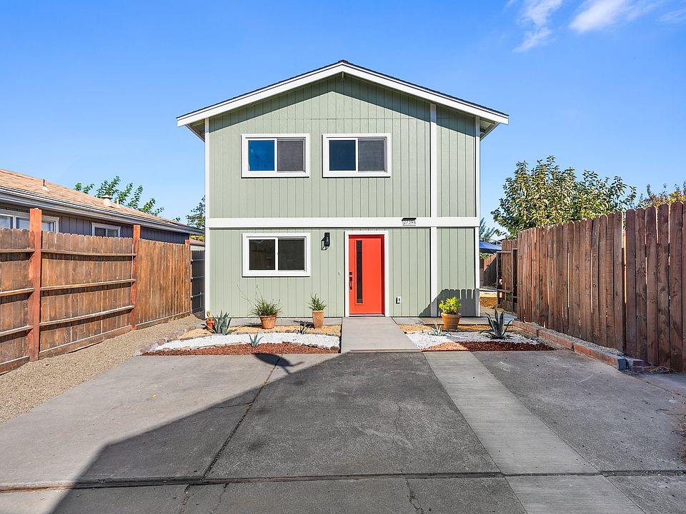 1st image of 2739A Lincoln Ln