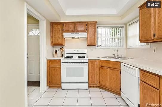 5th image of 27046 Everett St