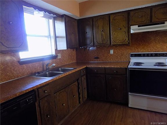4th image of 2113 N A St