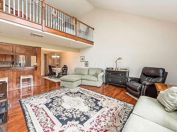 5th image of 33 Glen Mawr Cir