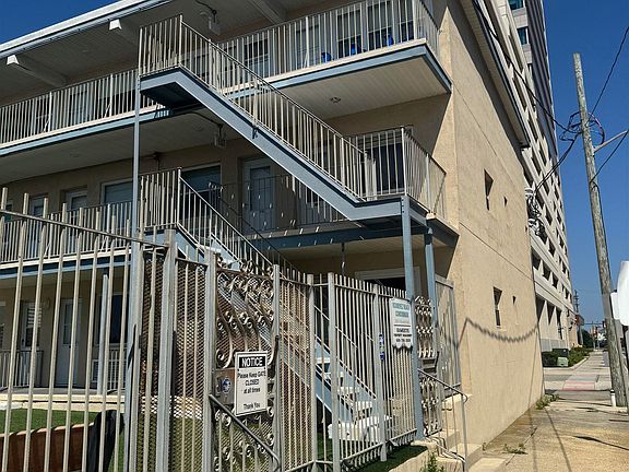 4th image of 3801 Boardwalk APT 216