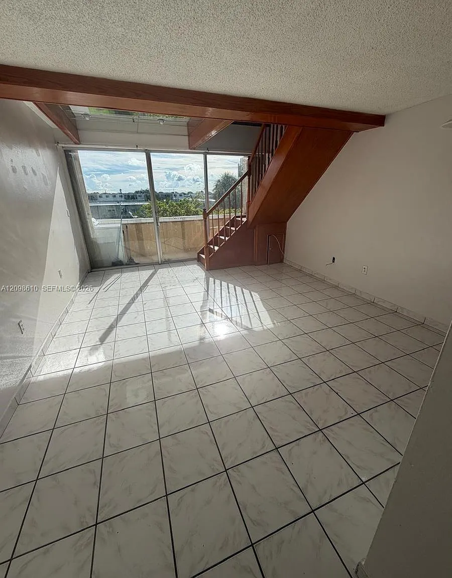 Trianon Park Condo — Photo 1