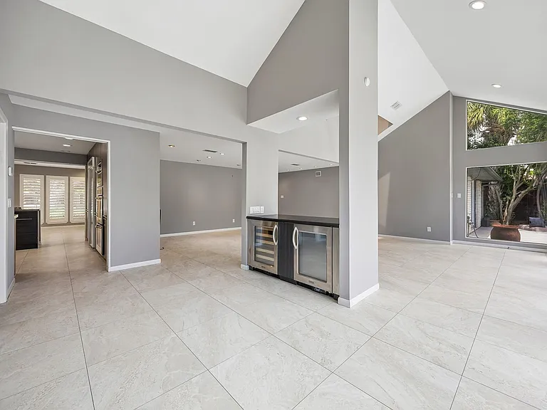5219 Loch Lomond Dr — Photo 7
