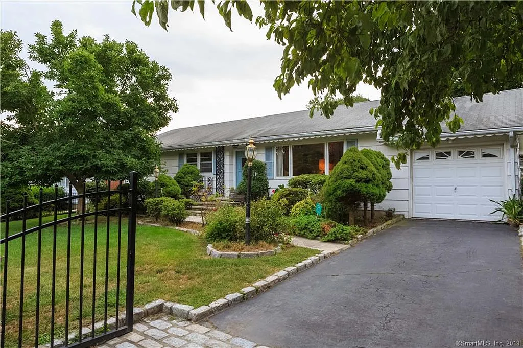 95 Sigwin Dr photo 1