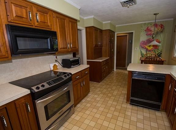 5th image of 61570 Greentree Dr