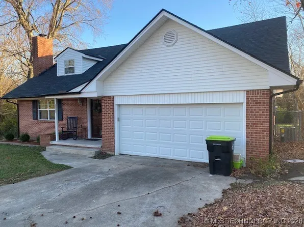 2005 E Foster Dr, Ada, OK 74820