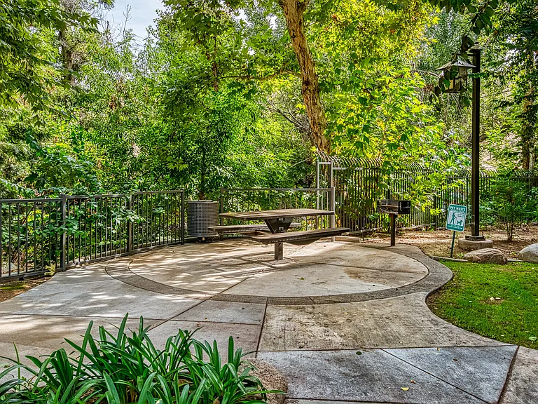 Canyon Crest — Photo 26