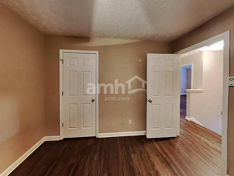 2376 Rimmele Dr — Photo 16