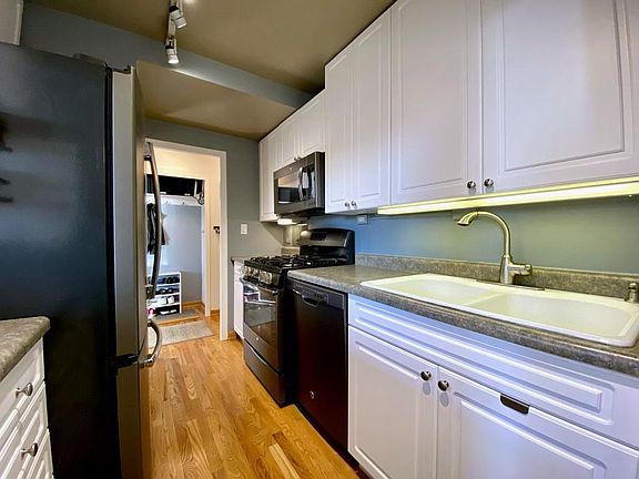 2nd image of 3950 N Lake Shore Dr APT 2229