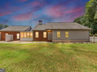 270 Woodgate Dr, Fayetteville, GA 30214