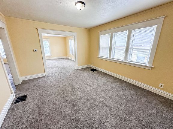 3rd image of 465 Howard St SE #467