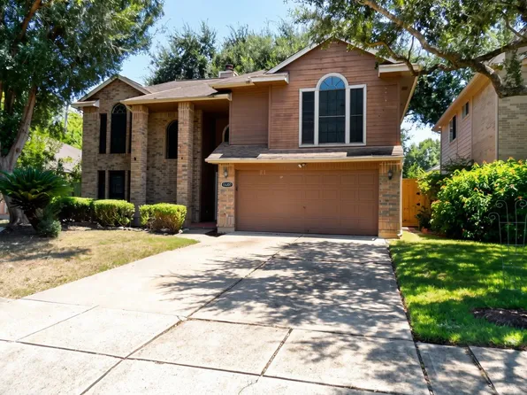 16307 Ember Hollow Ln, Sugar Land, TX 77498