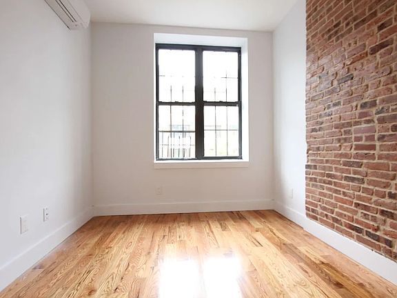 4th image of 2366 Pacific St #3A