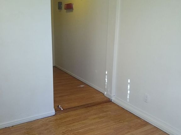 2nd image of 1415 W Stoneridge Ct #O