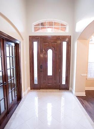 2nd image of 1511 Lake Forest Cv