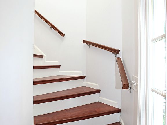 5th image of 322 Vista Cir #51A