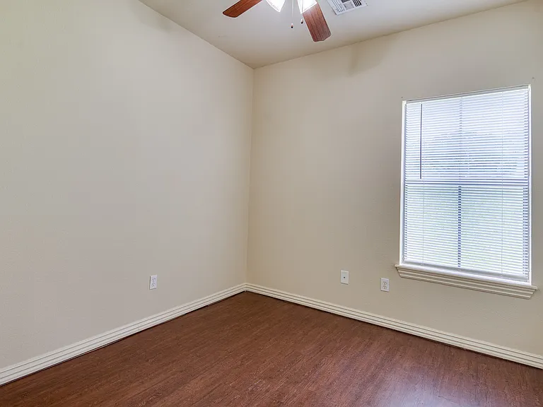 688 S Solis Ave #4 — Photo 7