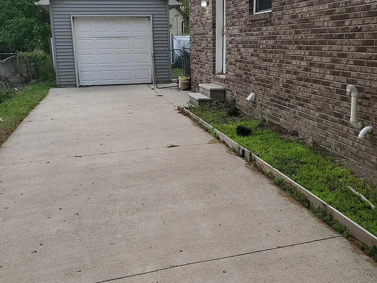 21015 Glen Lodge Rd — Photo 3