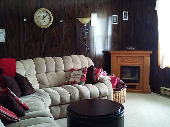 LR with Stainmaster carpet