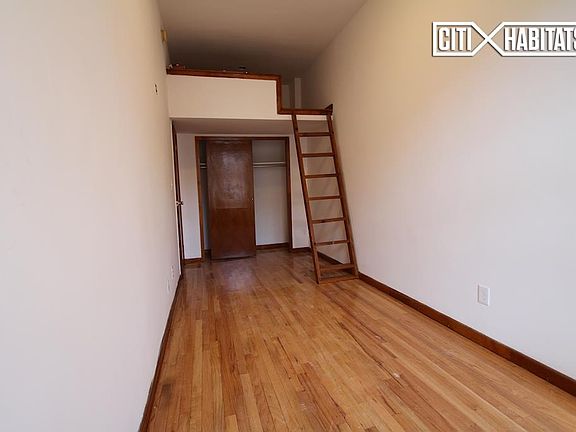 3rd image of 27 W 85th St APT 3A