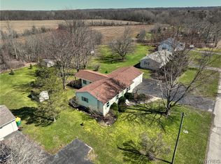 5853 Stone Rd, Lockport, NY 14094