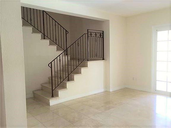 4th image of 1560 Tagus Ave