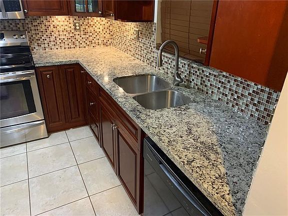 4th image of 2830 Riverside Drive #102-a