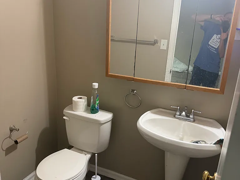 Basement 1/2 Bath