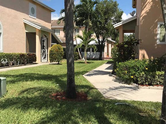 2nd image of 4765 SW 13th Pl #0