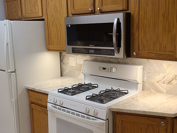 2nd image of 1625 N Windsor Dr #201