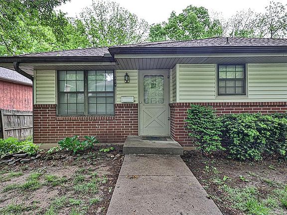 2nd image of 804-A/B Citadel Dr