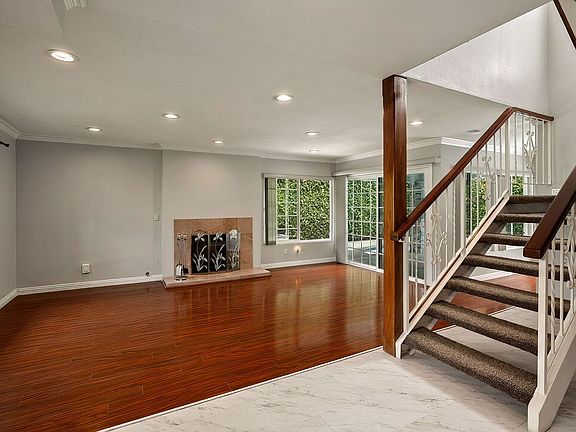 4th image of 3010 Stoner Ave