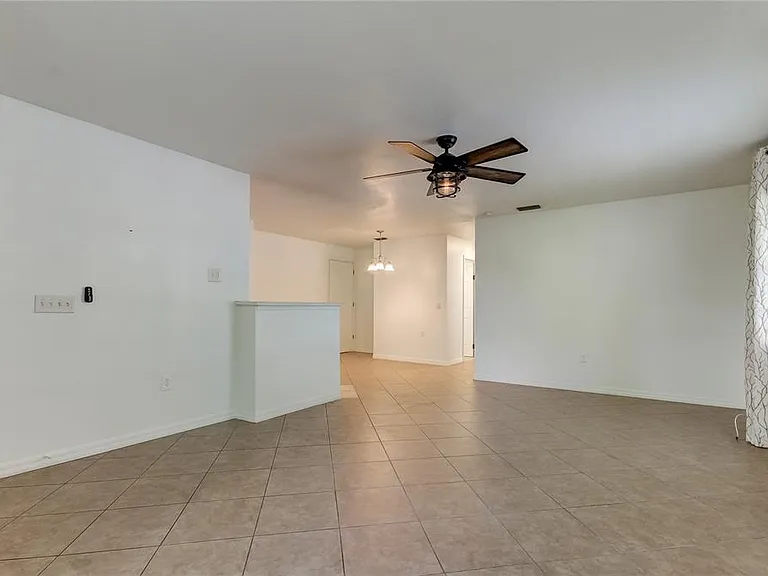 7604 S Sherrill St — Photo 4