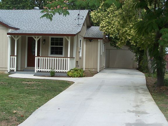 Driveway to Garage