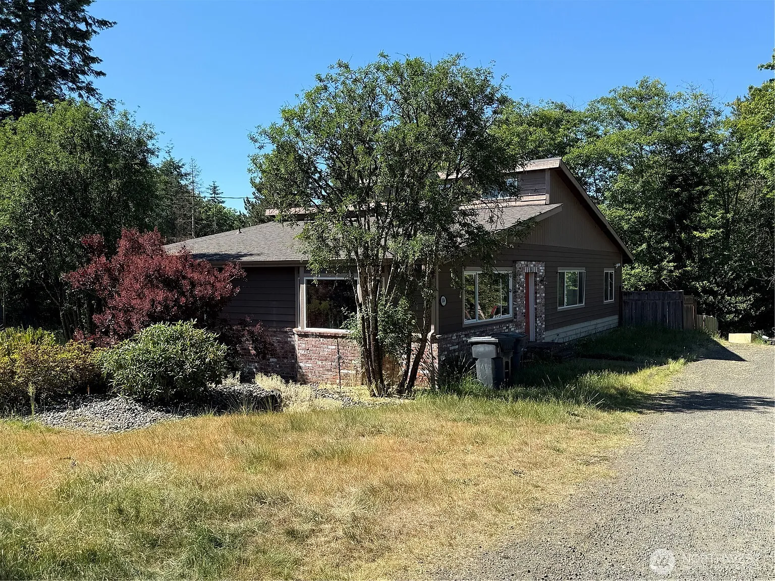 884 Fairmount Avenue photo 1