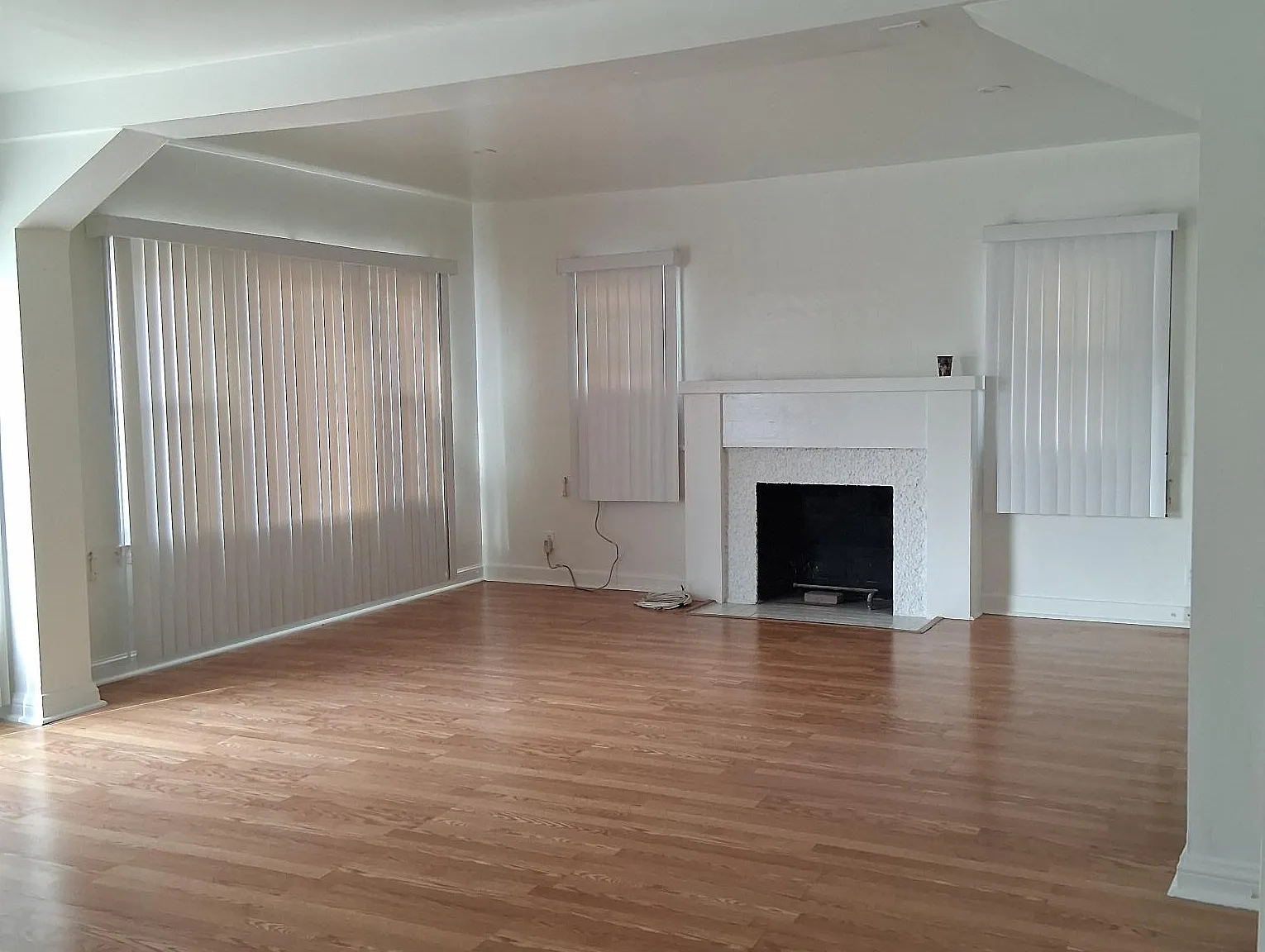 2 bed, 800 sqft, $2,500 — Photo 1