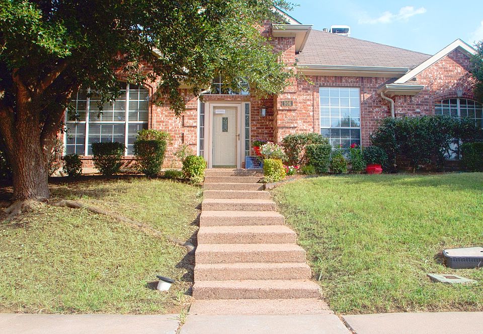1st image of 906 Brittany Dr