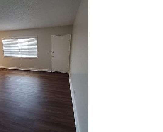 3rd image of 1044 W 110th St #13